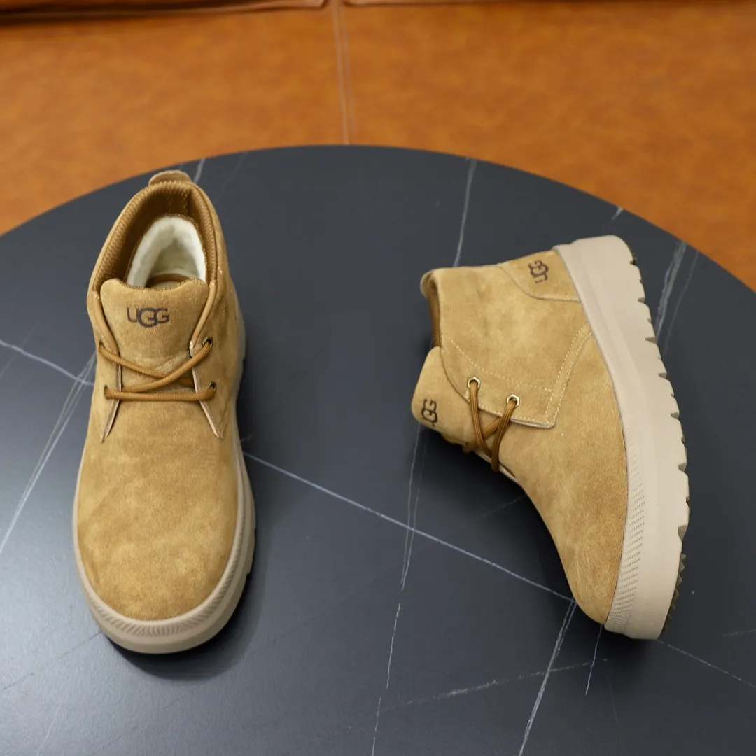 Ex-factory price: 520💰Thick wool imported from Australia Brand: UGG genuine purchase Size: 39-44 (45 customized) Grade: Official website 1:1 Material: First layer of genuine leather waterproof and antifreeze upper Real wool lining Original non-slip and wear-resistant outsole Style category: Men's casual shoes Trendy style Comfortable on the feet Color: Official website color synchronization